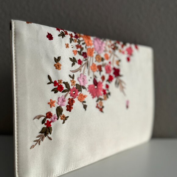 Varun Bahl Indian Couture Embroidered Clutch - Picture 3 of 8